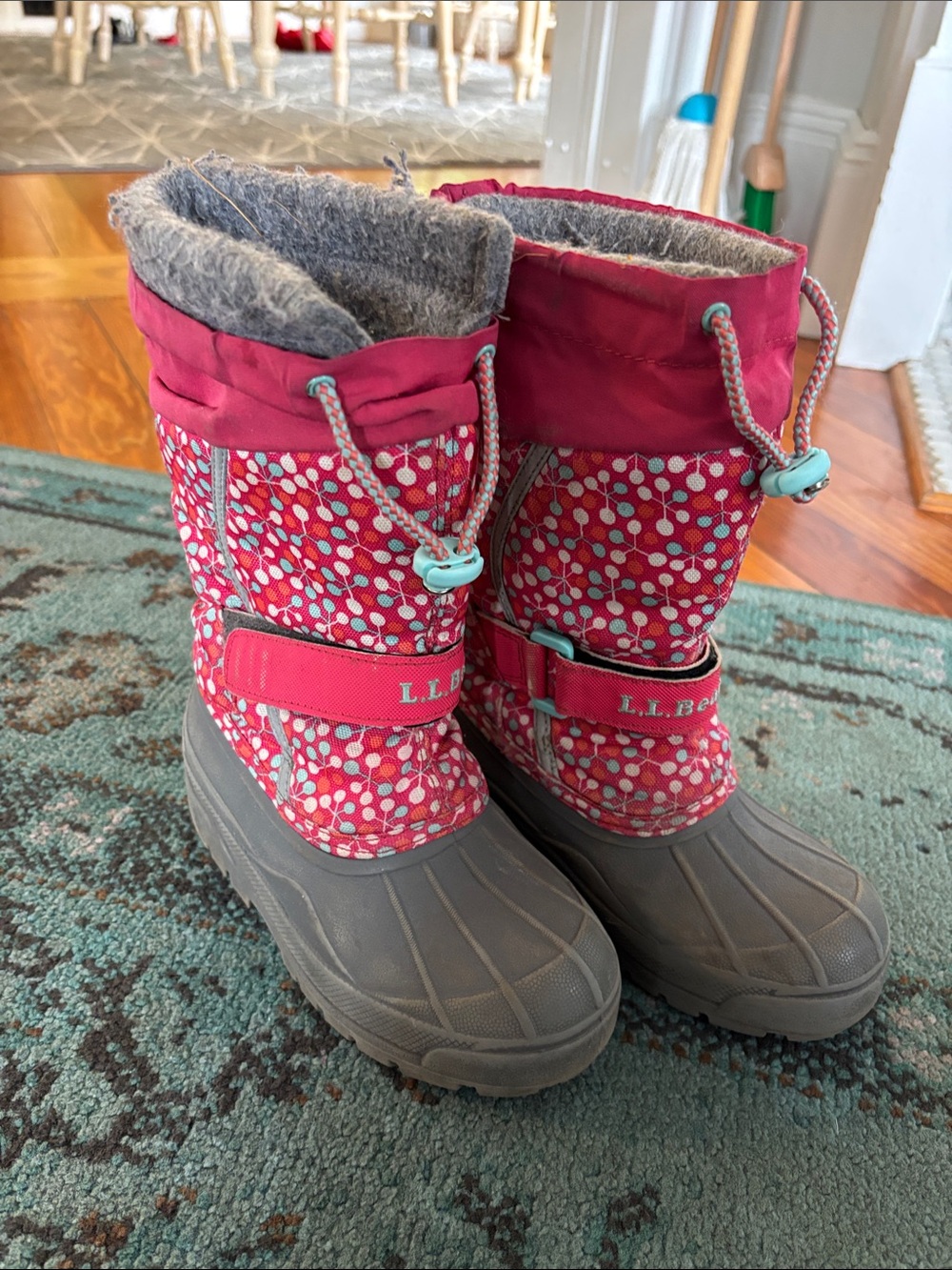 L.L. Bean pink dotted girls' snow boots